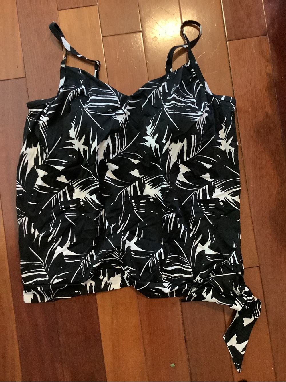 Belle by Kim Gravel Black and White Tropical Swim Tankini top Sz 14 NWT